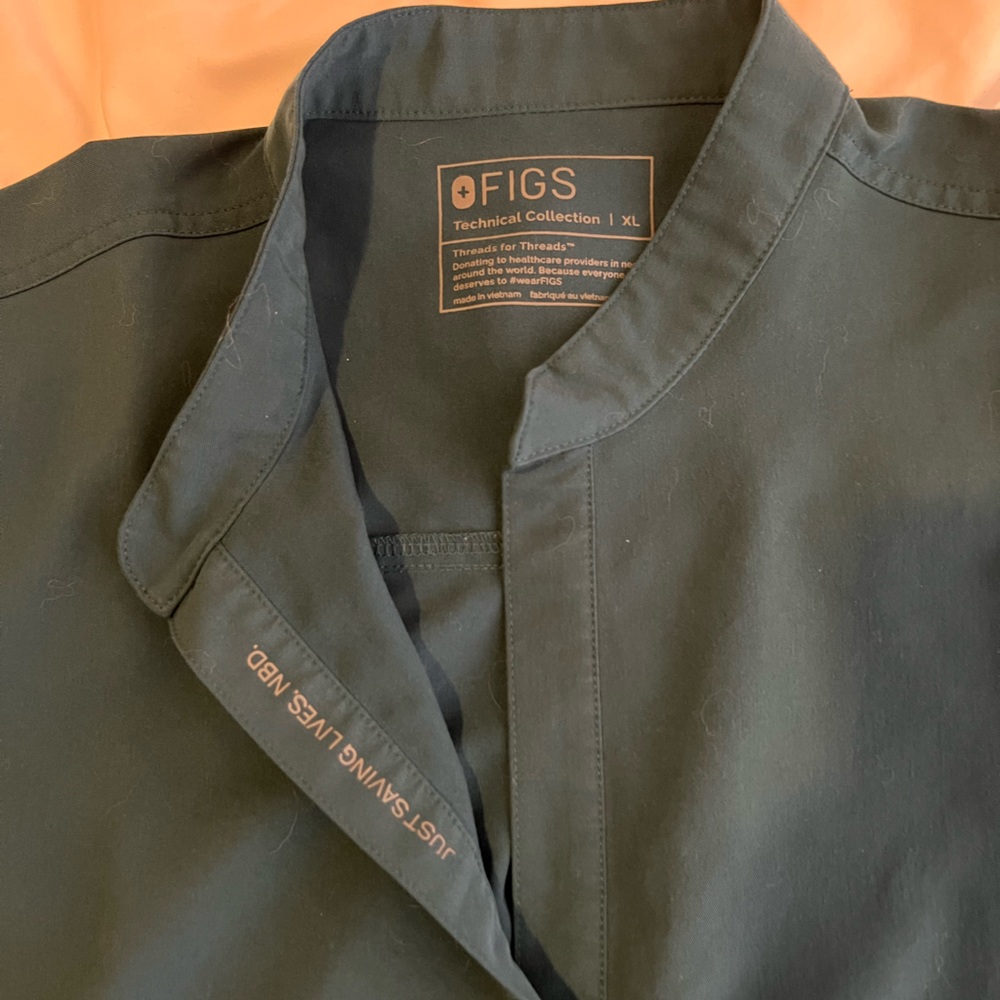FIGS Rafaela Scrub TOP ONLY in Caribbean Blue - XL